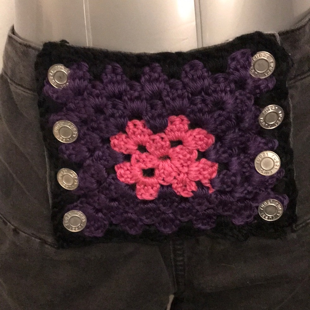 Women’s/Girl’s UPCYCLED HAND CRAFTED & CROCHETED RUE 21 Sz 7/8 Crochet Shorts - Picture 4 of 11